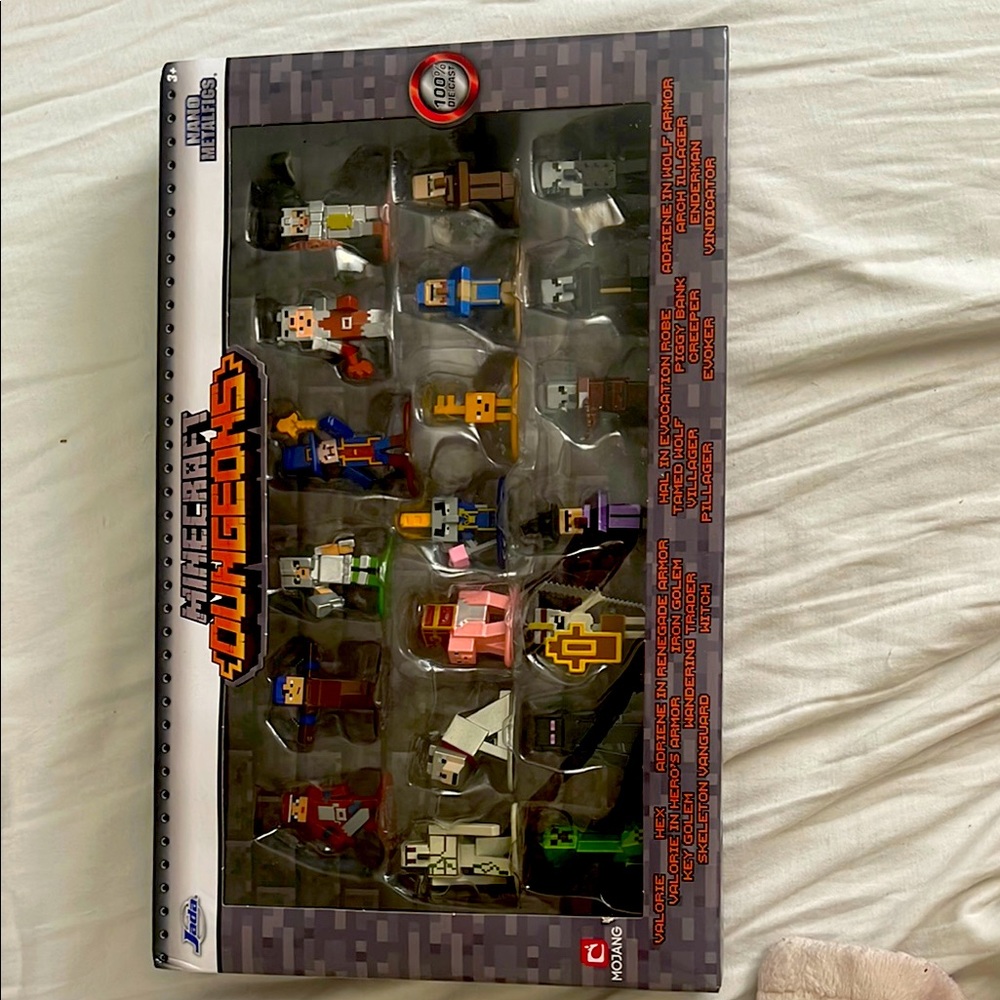 Minecraft Dungeons Mini Figure Set - kid toy